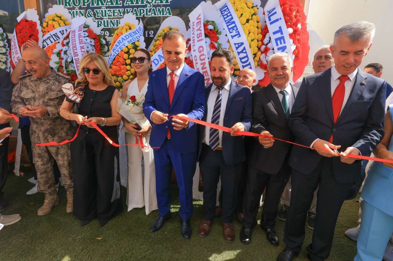 Vali Akbıyık Bodrum'da Avukatlık Bürosu Açılışına Katıldı 3